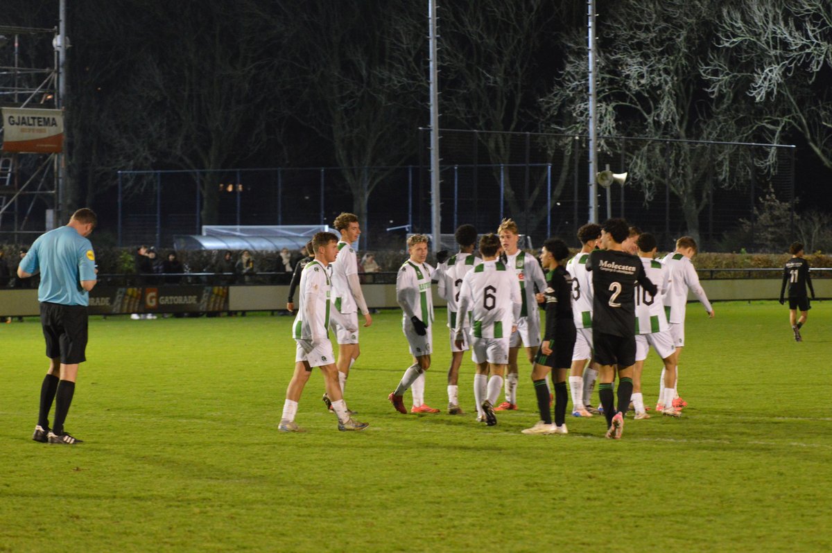 FC Groningen o19 wint ruim van koploper PEC Zwolle o19