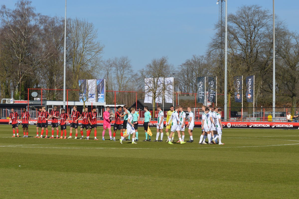 FC Groningen o21 wint weer ruim van FC Twente/Heracles o21     met foto's